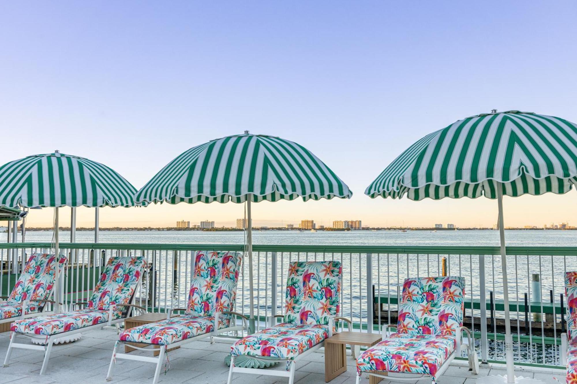 Hotel Palm Tree Club Miami North Bay Village Esterno foto